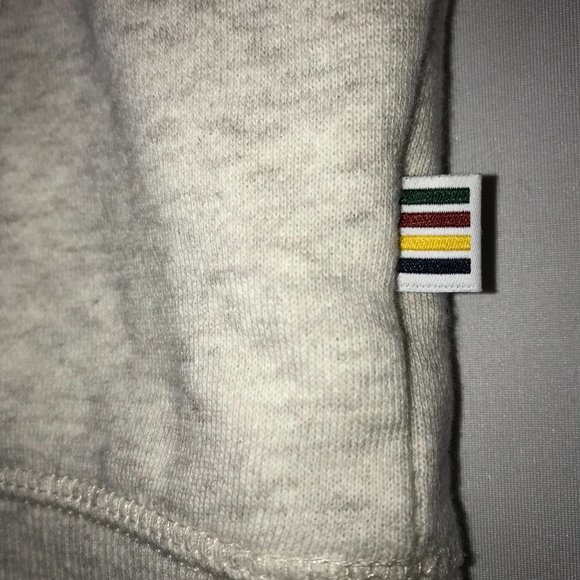 Hudson's Bay Co Sweatshirt Short Sleeve "KEEP CANADA WILD" Text on Front Small - Picture 14 of 14